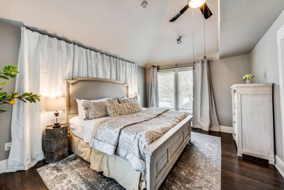 Elevated Wellness Stay Private & Serene House in Dallas