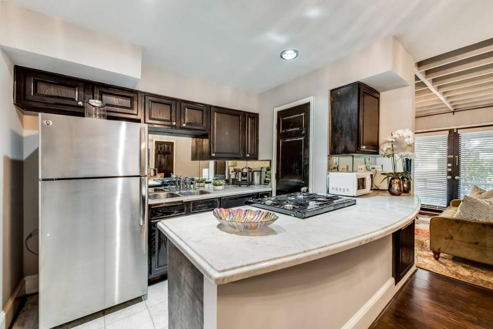 Spacious 1BR Retreat on Historic Swiss Ave House in Dallas