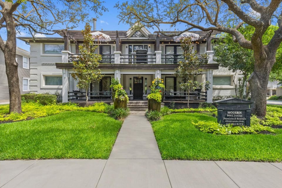 Spacious 1BR Retreat on Historic Swiss Ave House in Dallas