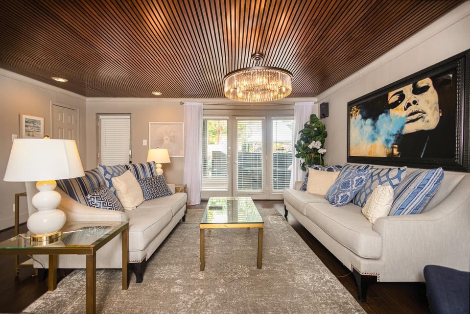 Spacious Dallas 2BR Condo Resort-Style Pool House in Dallas