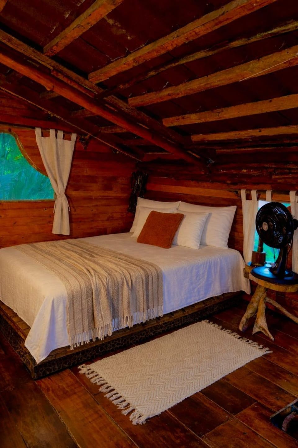 Bed, Photo of the whole room