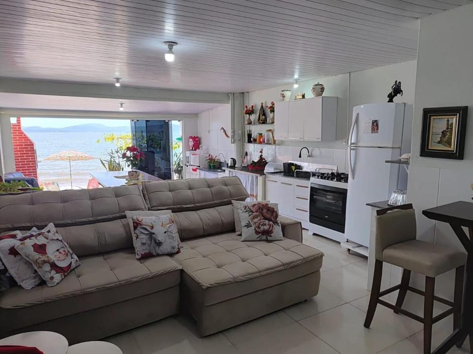 Linda casa à beira-mar House in State of Santa Catarina