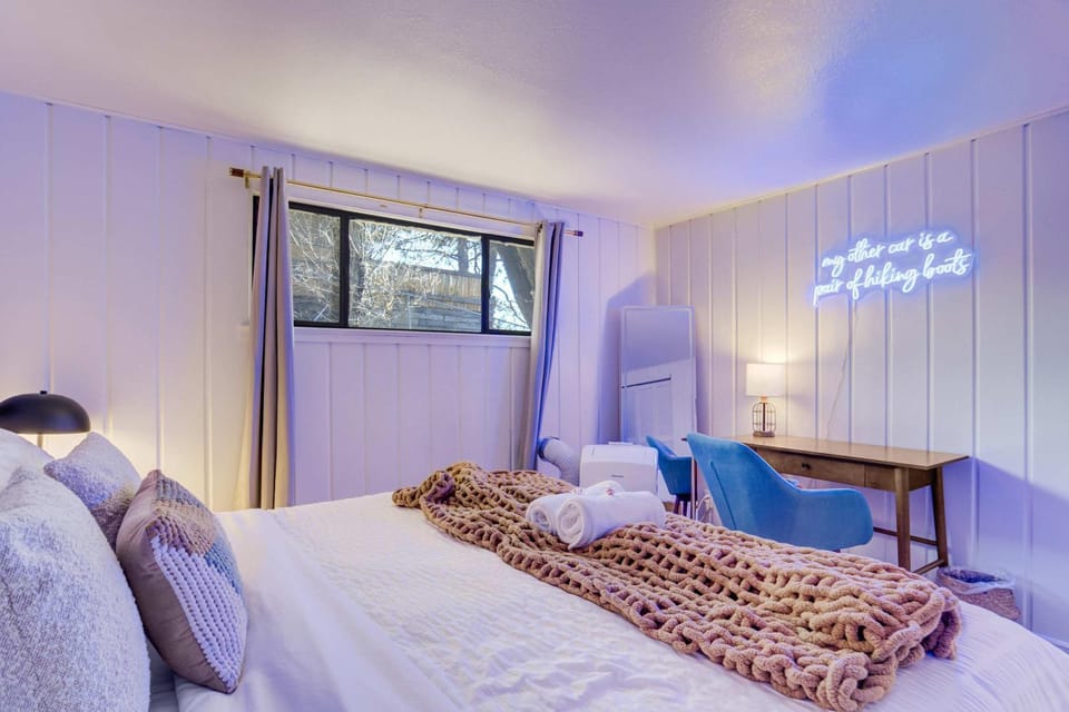 Ivywild Peak Mountain Escape with Scenic Views Apartment in Colorado Springs