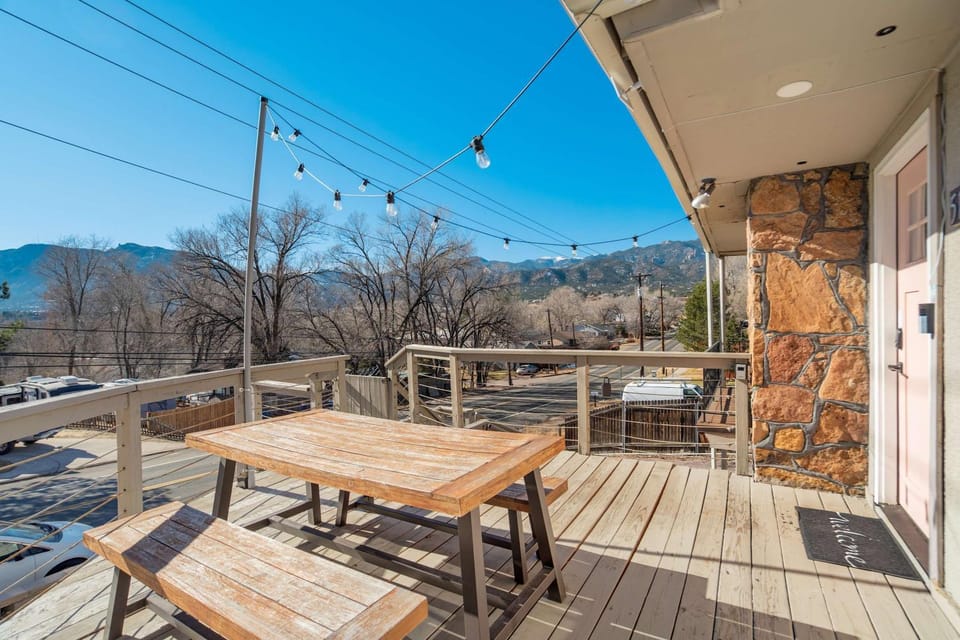 Ivywild Peak Mountain Escape with Scenic Views Apartment in Colorado Springs