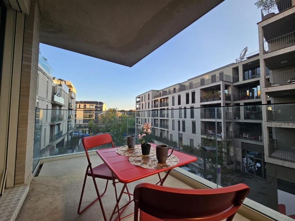 Urban Light Studio opening onto a terrace Apartment in Luxembourg