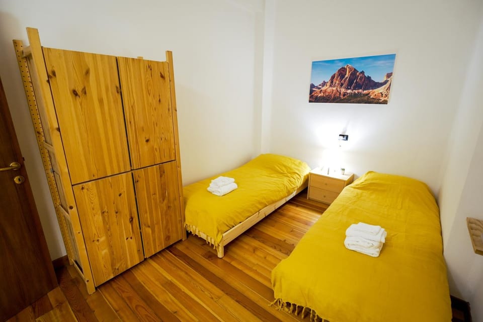 Bed, Living room, Photo of the whole room, Seating area, Bedroom, towels, wardrobe