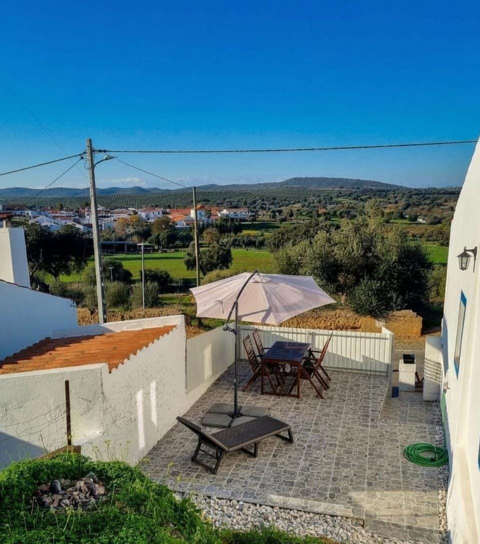 Balcony/Terrace, Mountain view