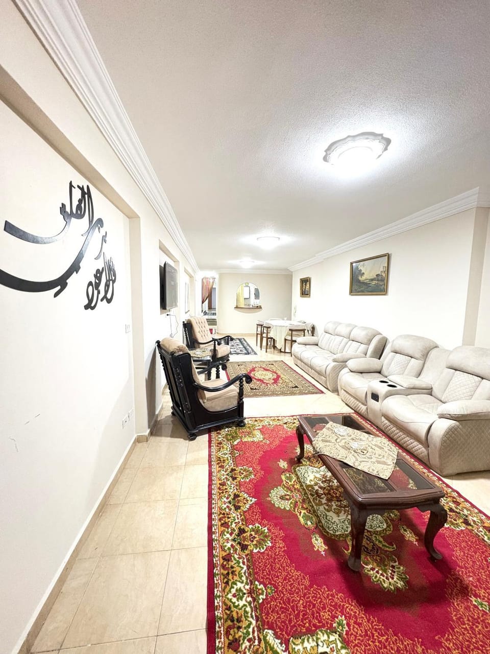 شقه قريبه من البحر وجميع الخدمات ميامي Apartment in Alexandria