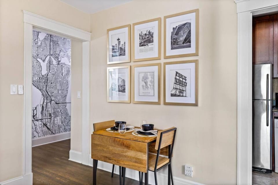 Studio205 - Your PNW Urban Hideaway Apartment in Belltown