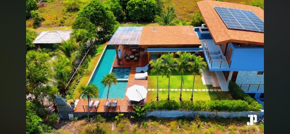 Luxo e Sossego a 300m da praia l! 6 quartos sendo 5 suítes no melhor cd de Praia do Forte House in State of Bahia