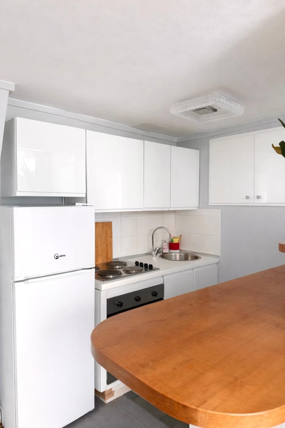 Kitchen or kitchenette, stove