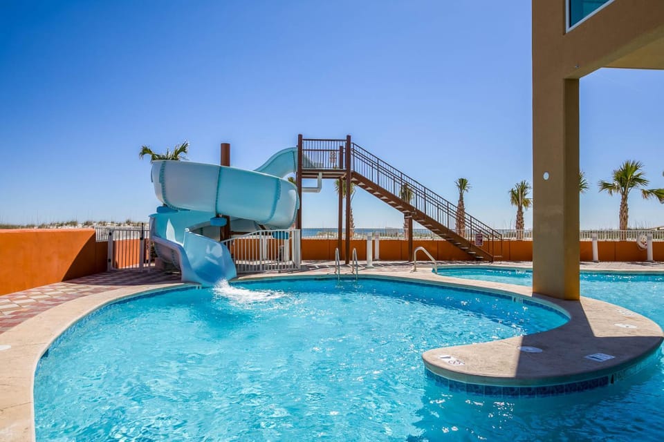 Phoenix Gulf Shores 603 Apartment in West Beach