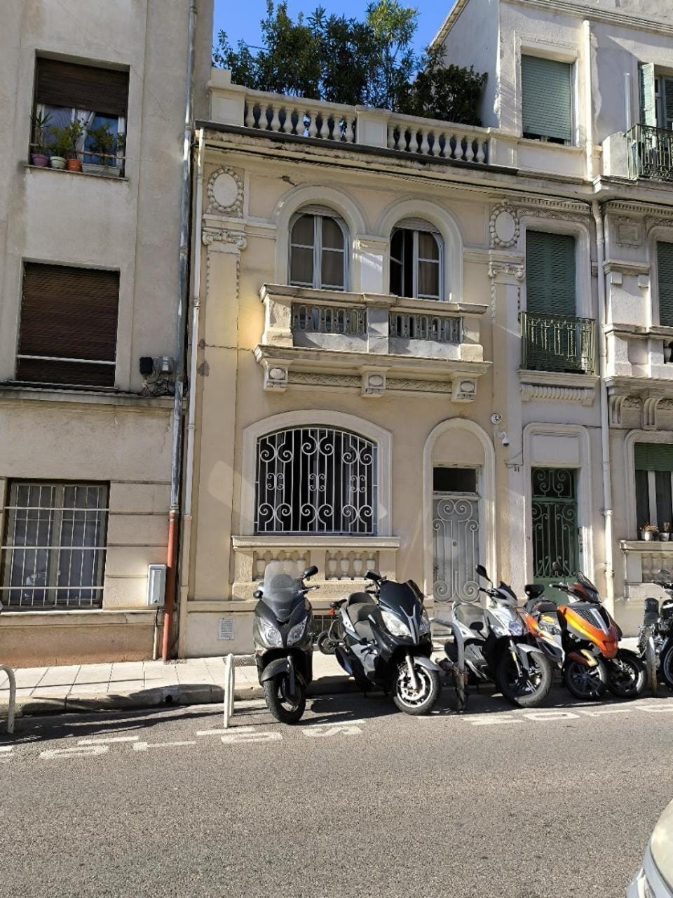 Facade/entrance
