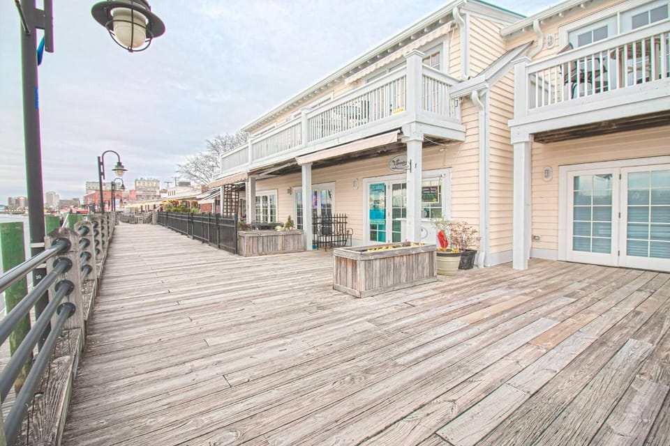Property building, Balcony/Terrace