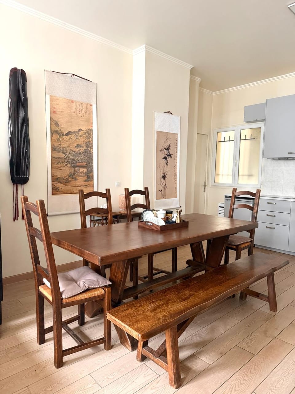 Seating area, Dining area