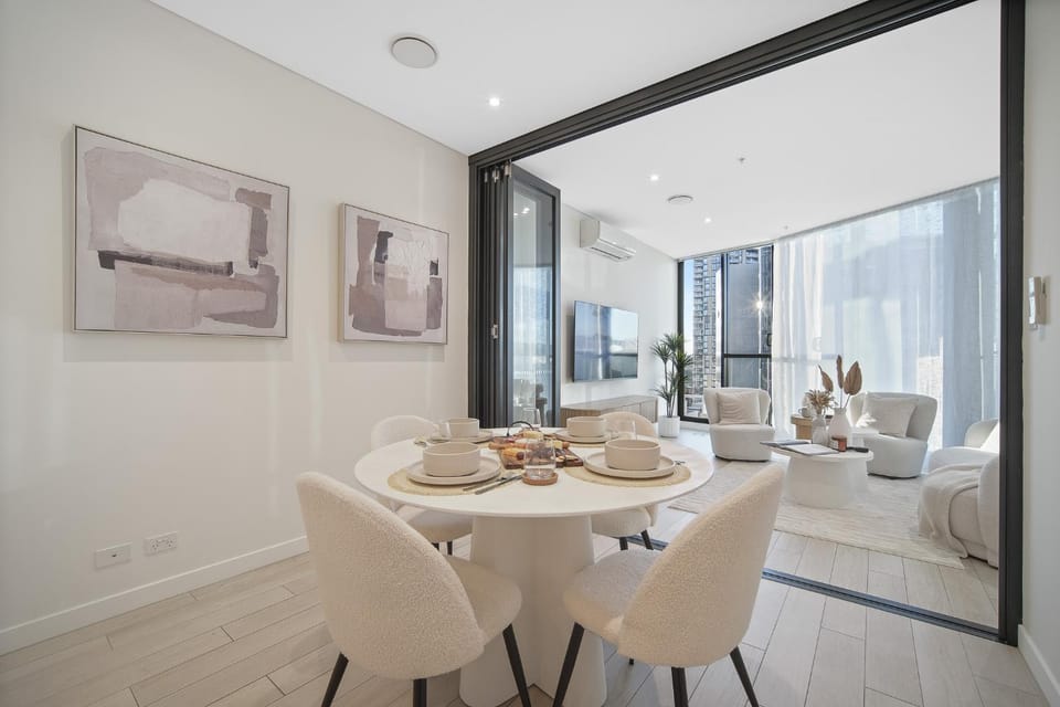 Seating area, Dining area