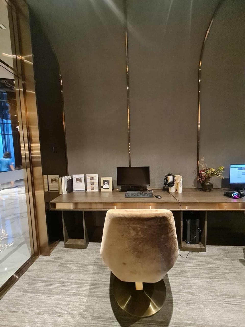 New Ultra Highend Condo center BKK BTS 4min walk Perfect for Staycation Apartment in Bangkok
