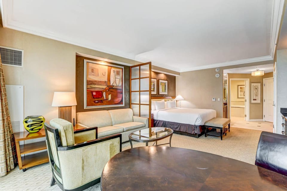 Spacious MGM Studio Topgolf Pool Views 07718 Apartment in Las Vegas Strip