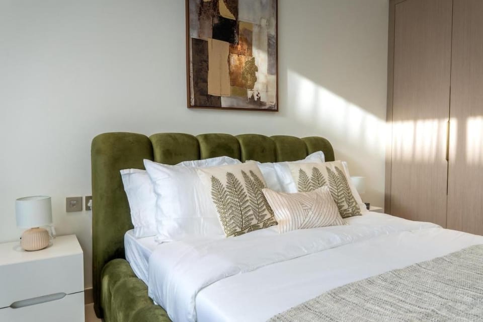Top-Rated JVC Studio I 5-Star Location I Sleeps 3 Apartment in Dubai