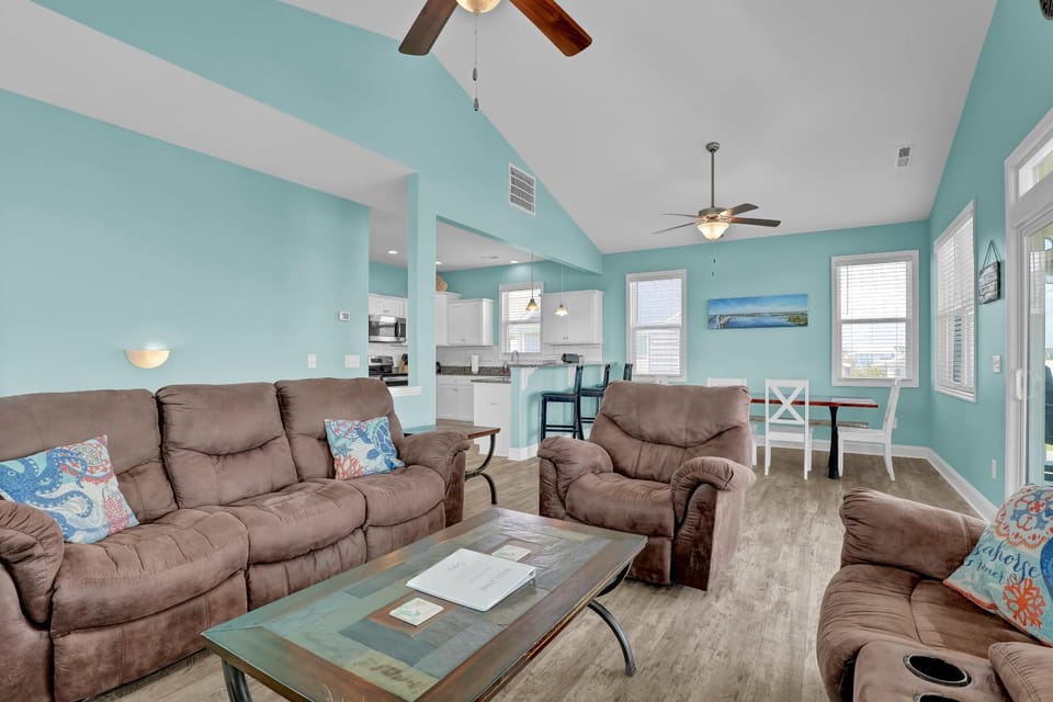 Surf City Paradise- 4BR- Golf Cart, Grill & Games House in Surf City