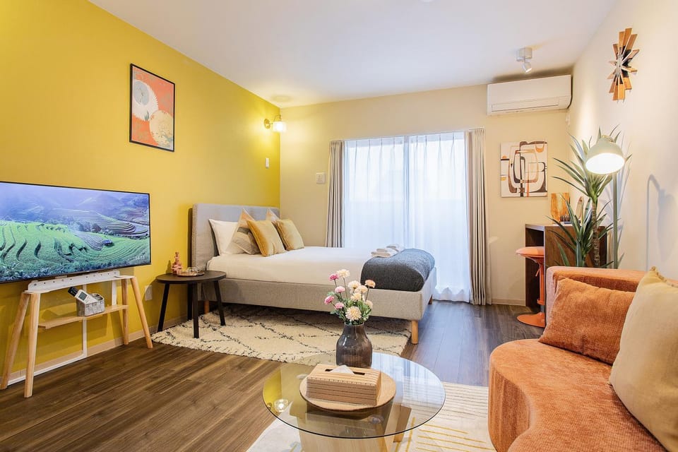 Bed, TV and multimedia, Living room, Photo of the whole room, Bedroom