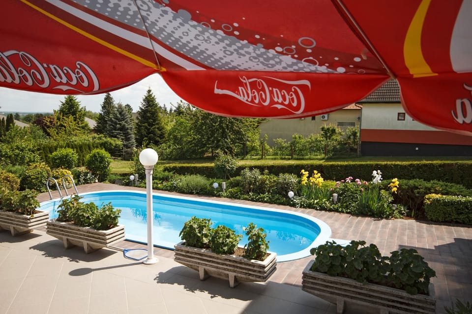 Swimming pool, Swimming pool