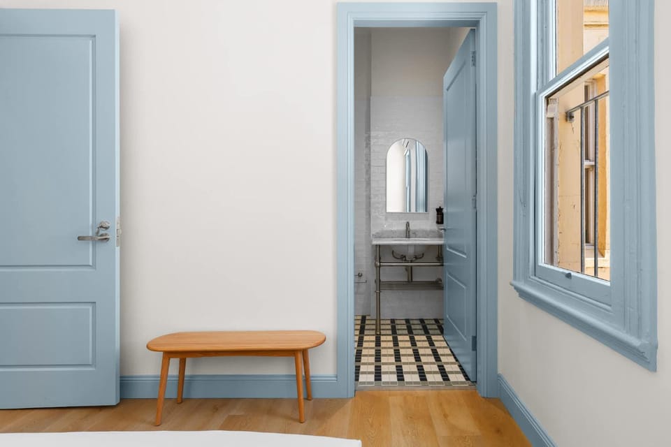 The Surrey 3 Inn in Surry Hills