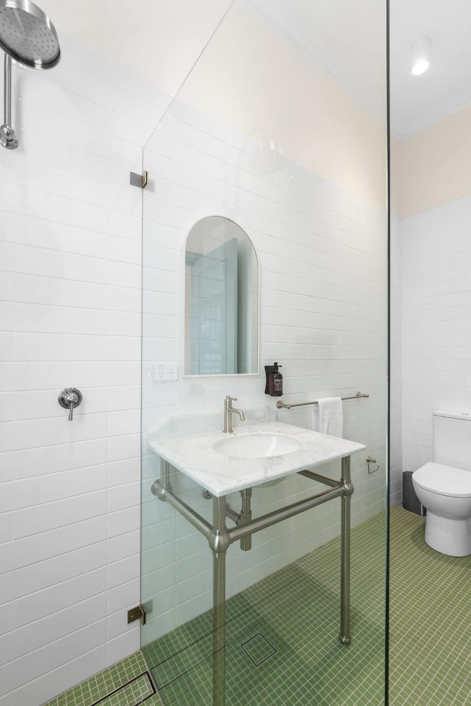 The Surrey 5 Inn in Surry Hills