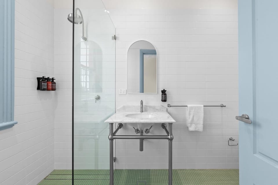 The Surrey 5 Inn in Surry Hills