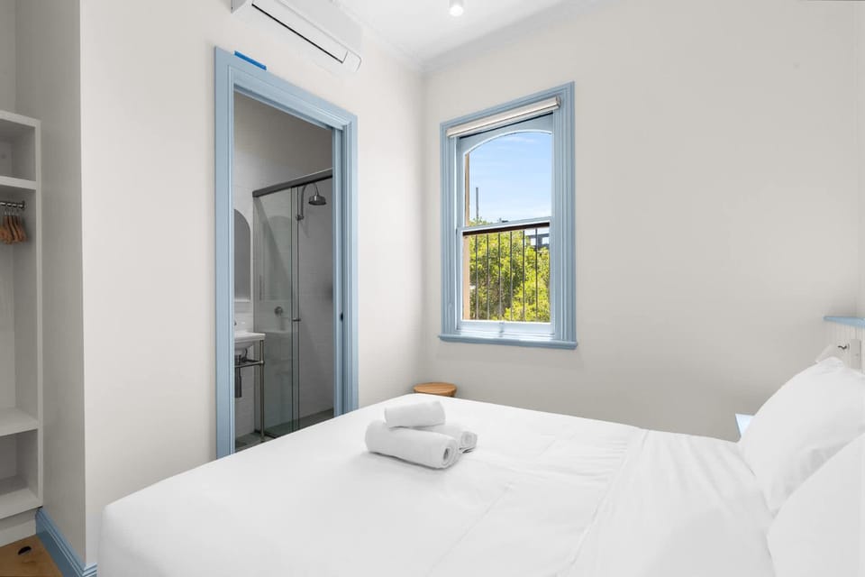 The Surrey 6 Inn in Surry Hills