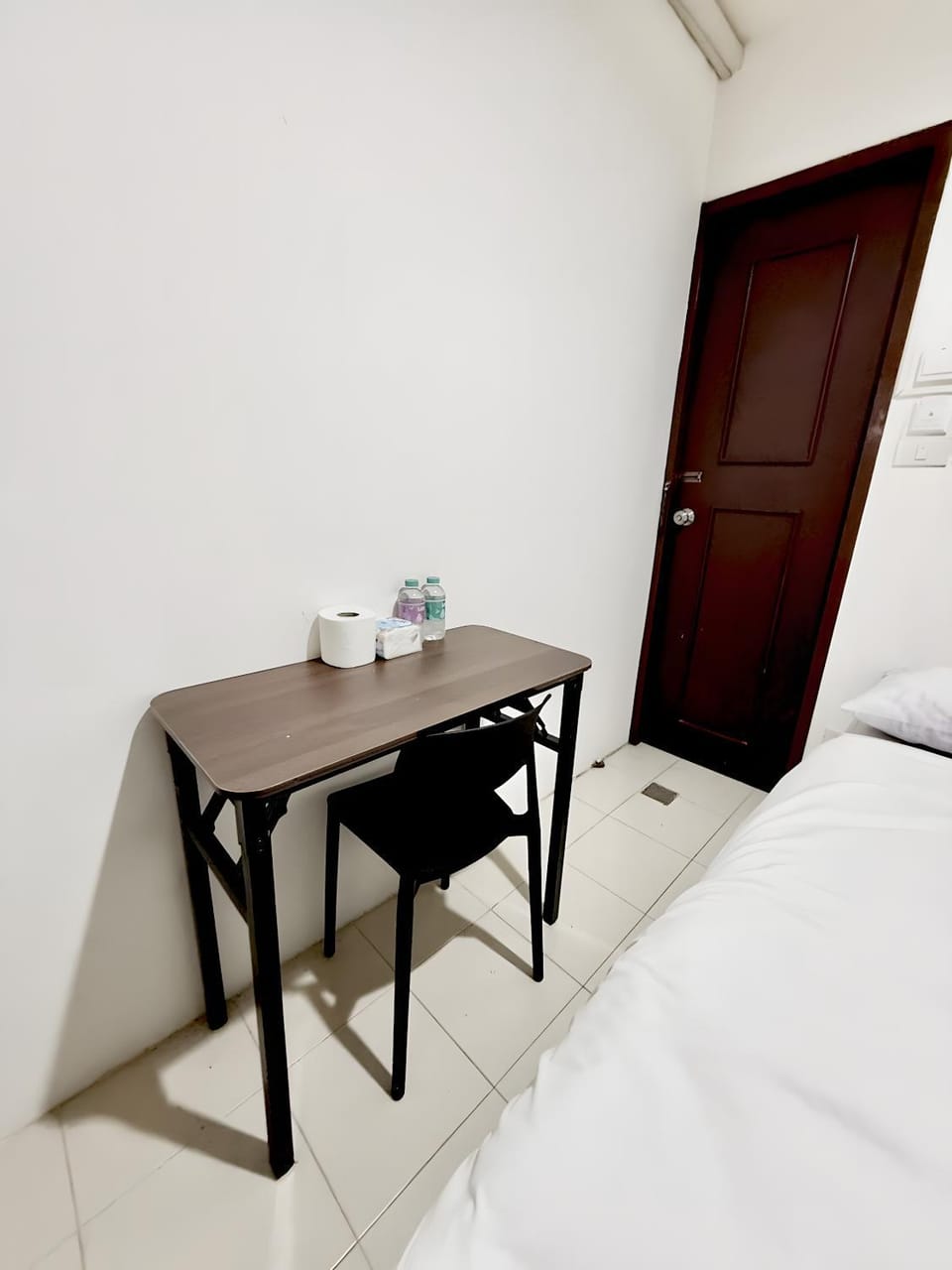 Bed, Photo of the whole room, Dining area, Bedroom