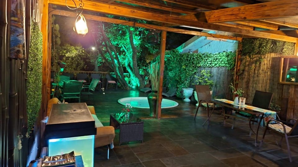 Oasis Lodge Bed and Breakfast in Heredia Province