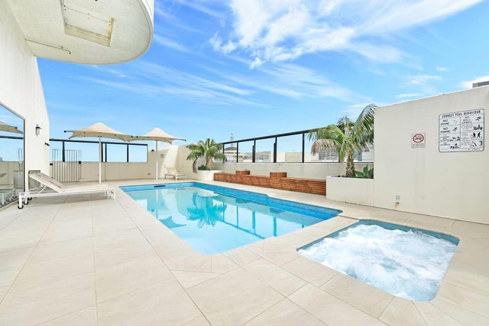 Hot Tub, Swimming pool