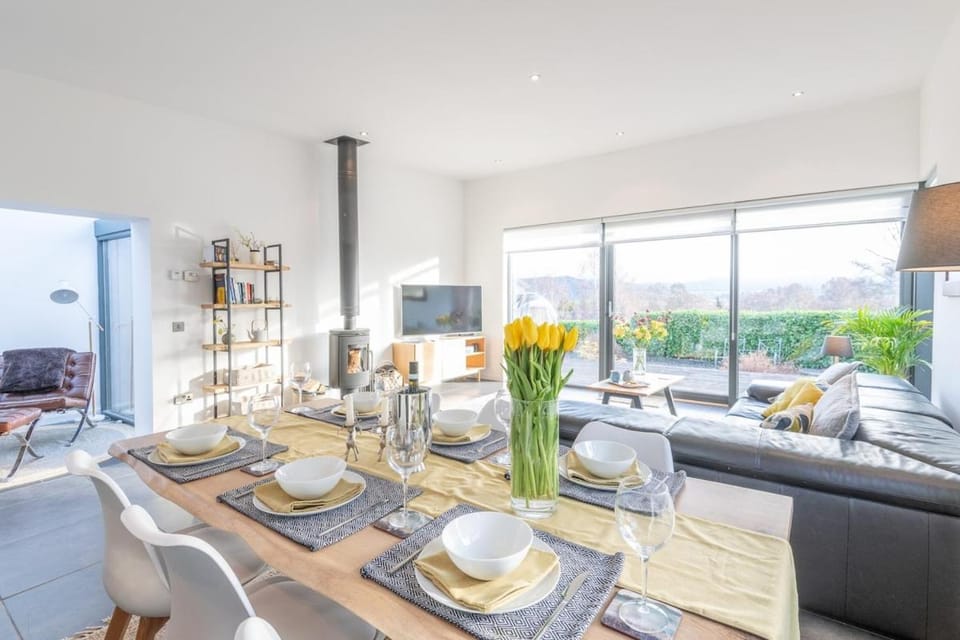 Spectacular Modern House House in Aviemore
