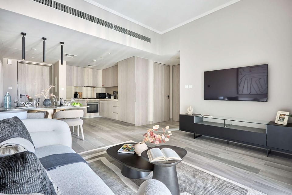 TV and multimedia, Kitchen or kitchenette, Living room, Seating area, Dining area