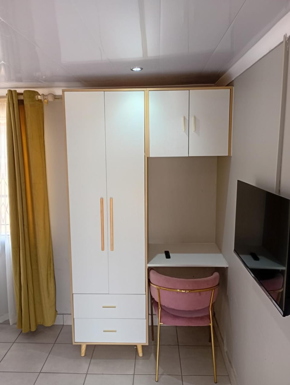 TV and multimedia, wardrobe