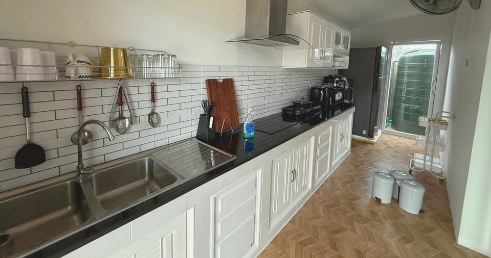 Kitchen or kitchenette, kitchen