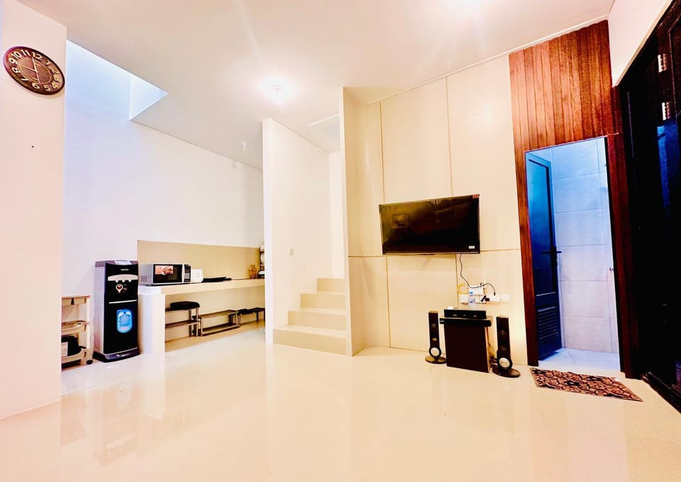 TV and multimedia, Kitchen or kitchenette, oven