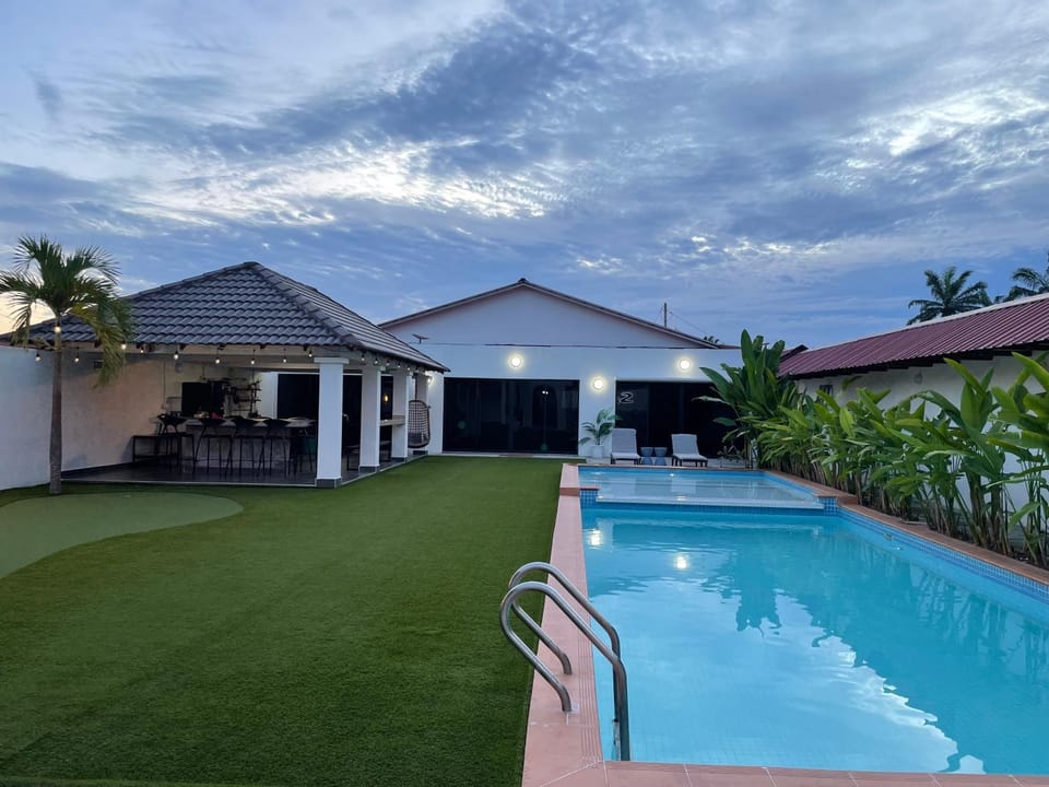 Garden, Swimming pool
