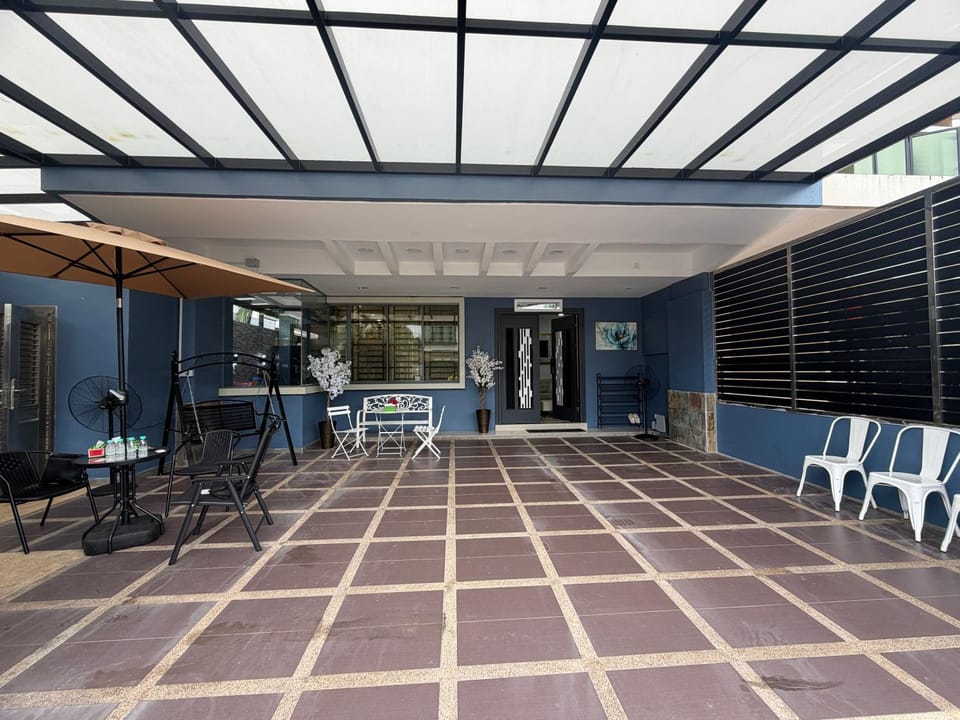 Lana Homestay Indoor pool with jacuzzi House in Johor Bahru