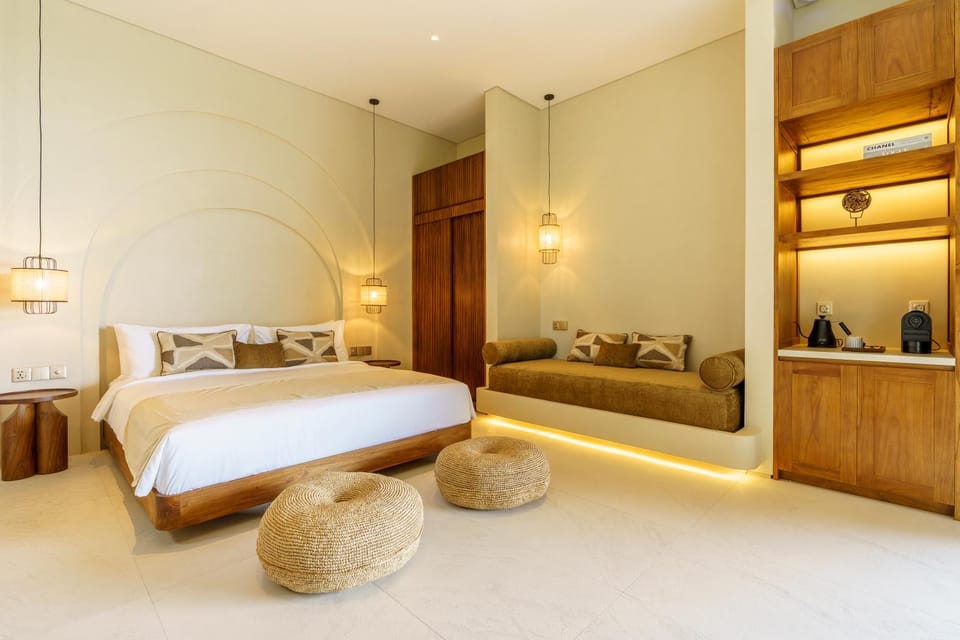 Luxury 6BR Tropical Villa with Beach Club Pool Villa in North Kuta