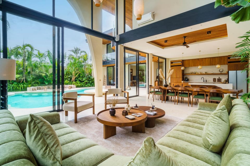 Luxury 6BR Tropical Villa with Beach Club Pool Villa in North Kuta