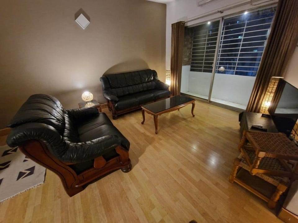 Luxurious and cozy flat in Dhanmondi Apartment in Dhaka