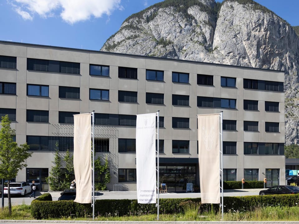 Property building, Natural landscape, Mountain view, Parking