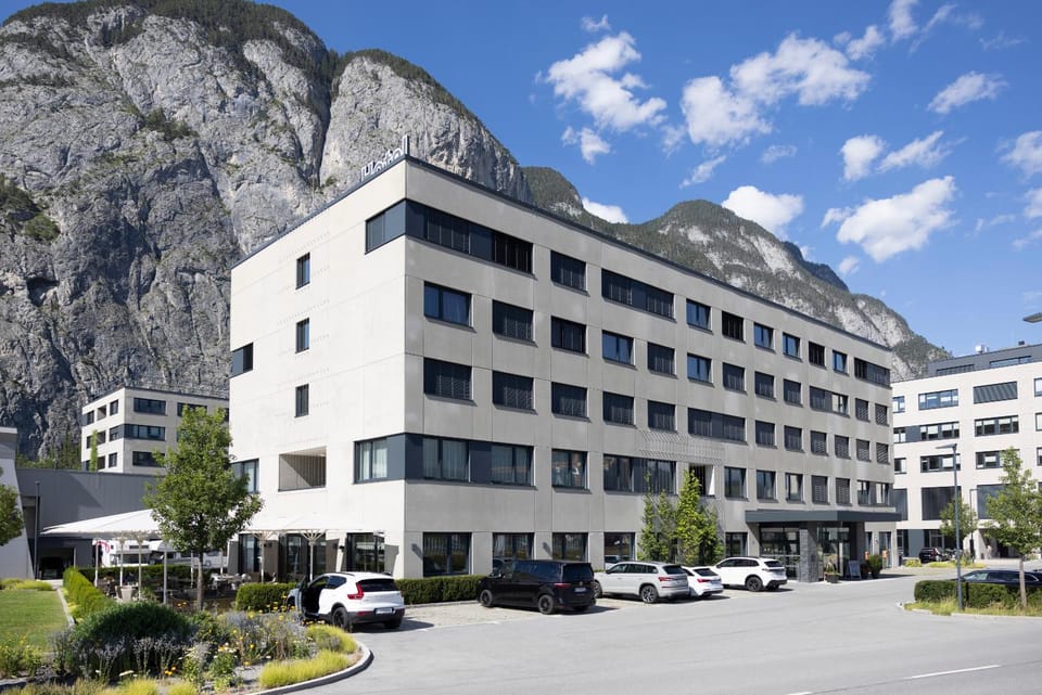 Property building, Day, Natural landscape, Mountain view, Parking