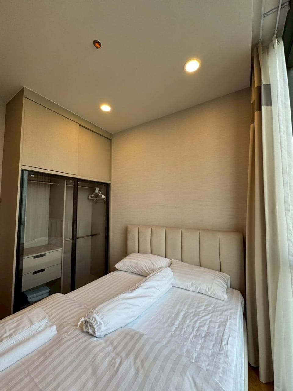 Bed, Photo of the whole room, Bedroom, wardrobe