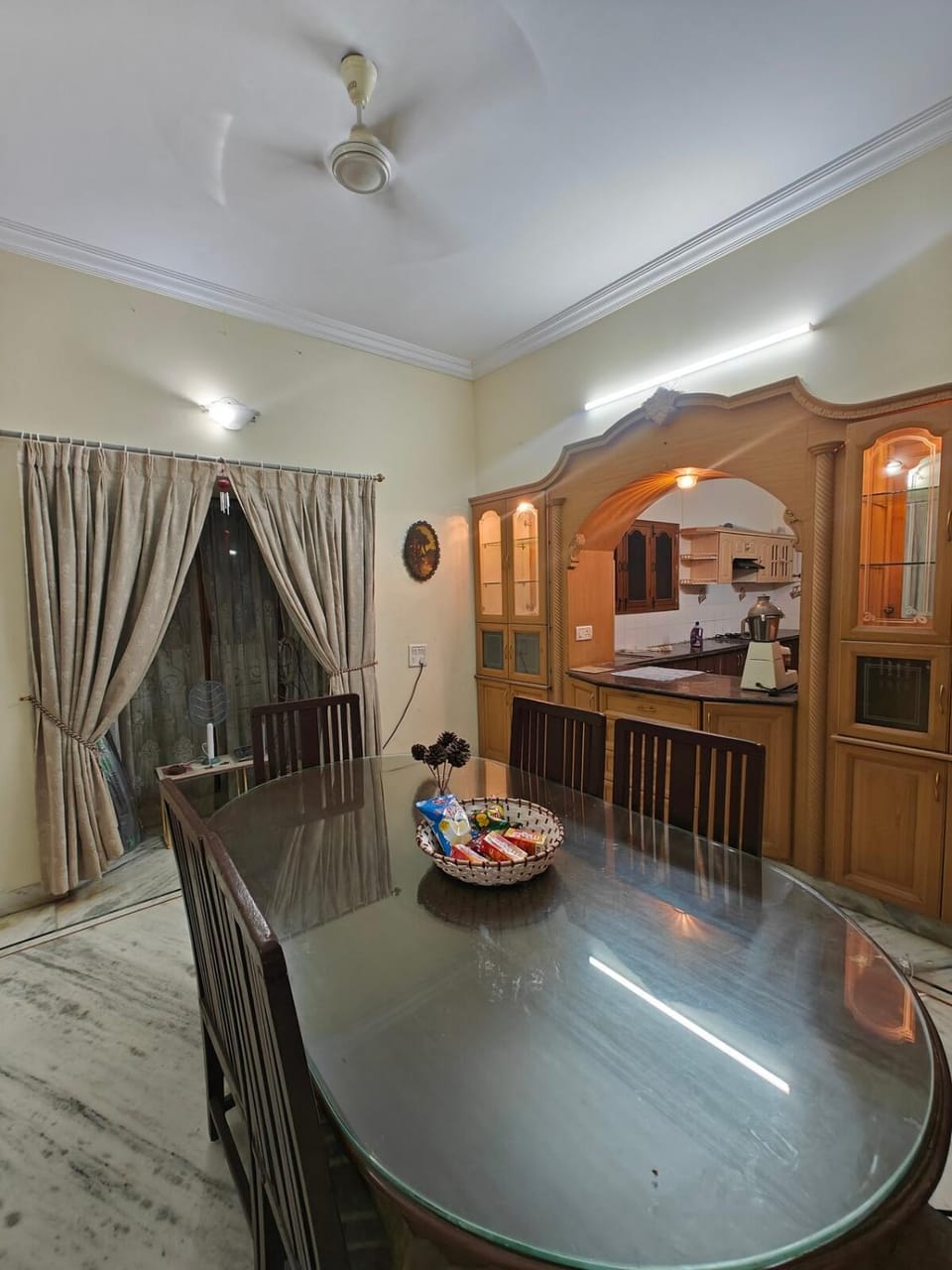 Food and drinks, Dining area