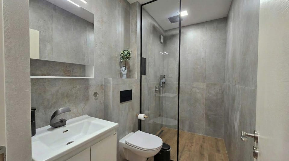 Shower, Toilet, Bathroom