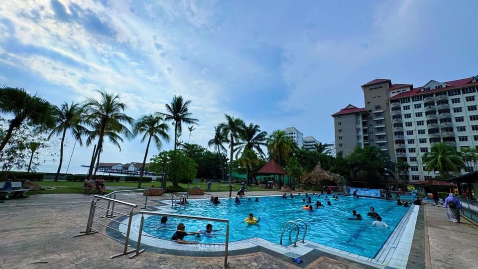 Swimming pool, Swimming pool