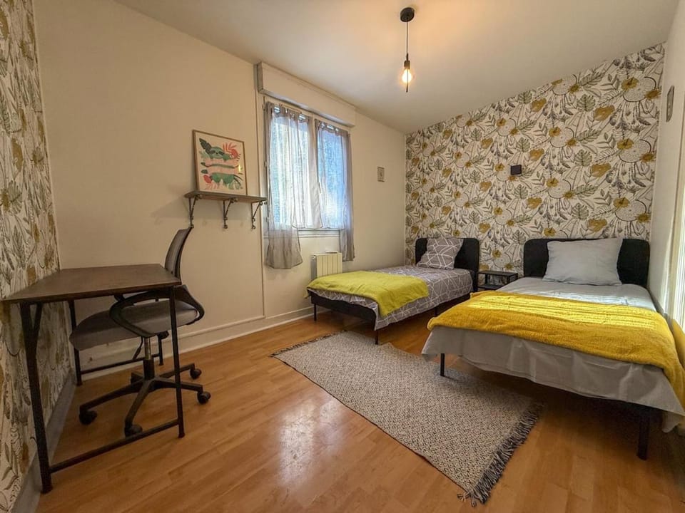 T3 avec terrasse & jardin, parking gratuit Apartment in Chartres